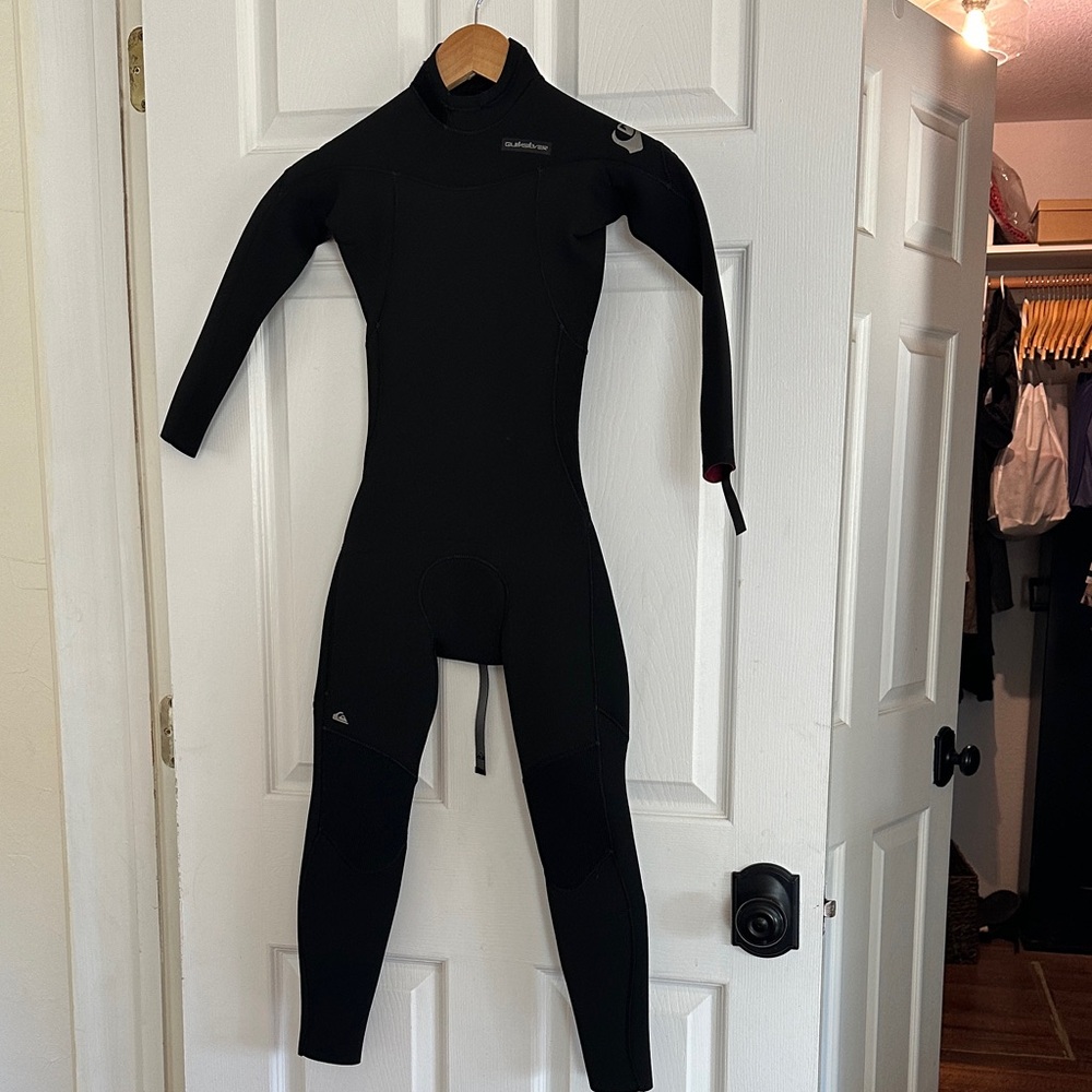 NWT Boys/Girls B8 Everyday Sessiond 3/2 mm Wetsuit